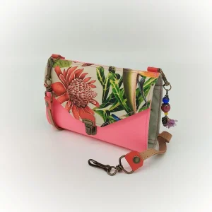 portefeuille en cuir rose fluo et tissu tropical