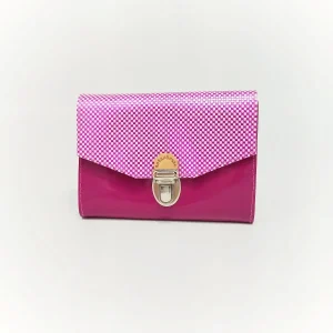 portefeuille en cuir verni rose et violet